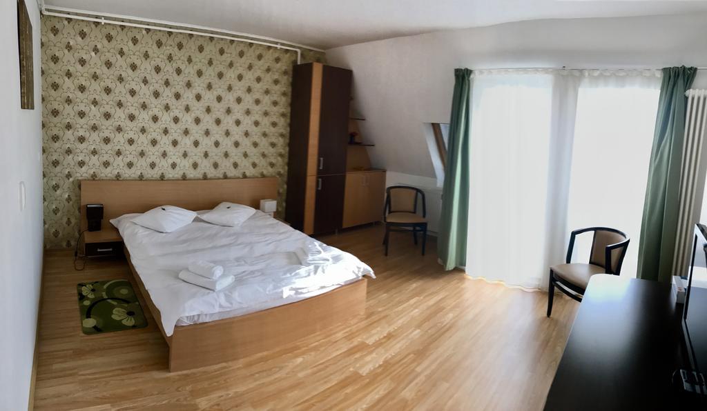 Aparthotel Zorilor Cluj-Napoca Esterno foto