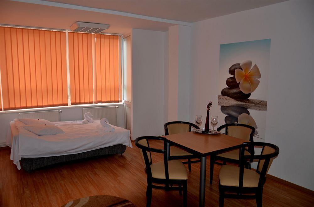 Aparthotel Zorilor Cluj-Napoca Esterno foto